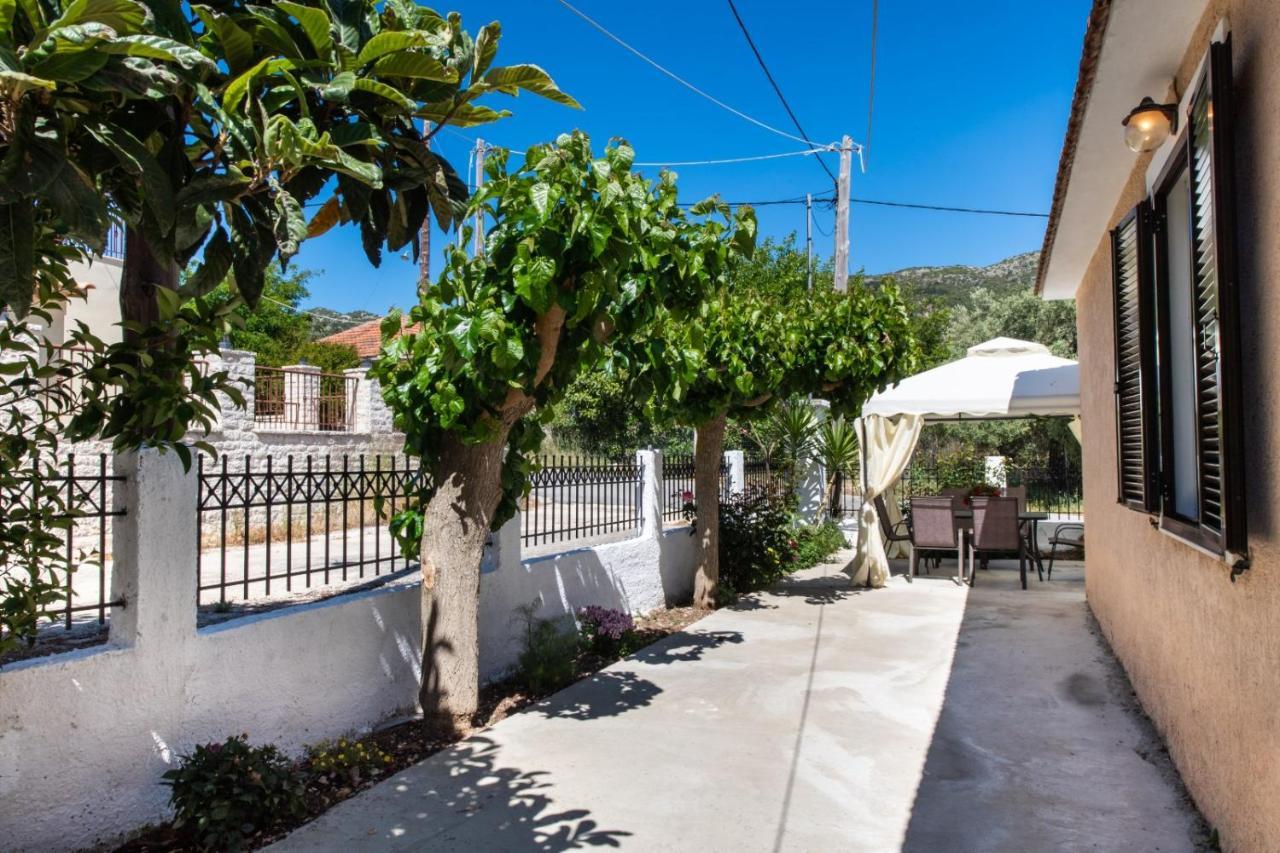 فيلا Irinis House Komílion المظهر الخارجي الصورة