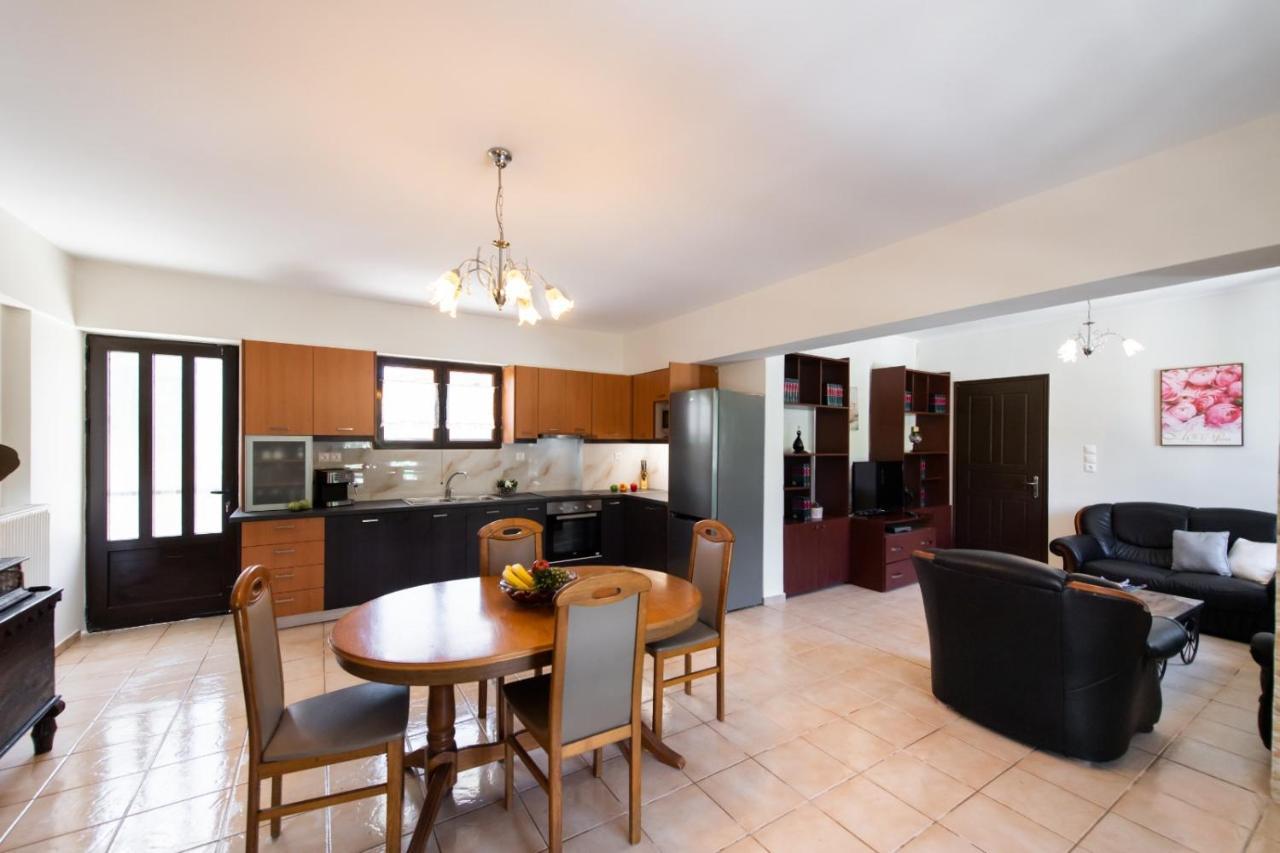 فيلا Irinis House Komílion المظهر الخارجي الصورة