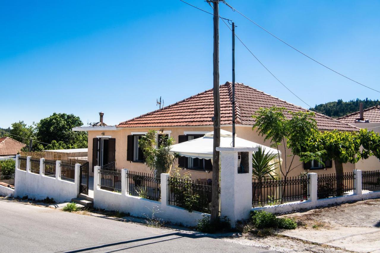 فيلا Irinis House Komílion المظهر الخارجي الصورة
