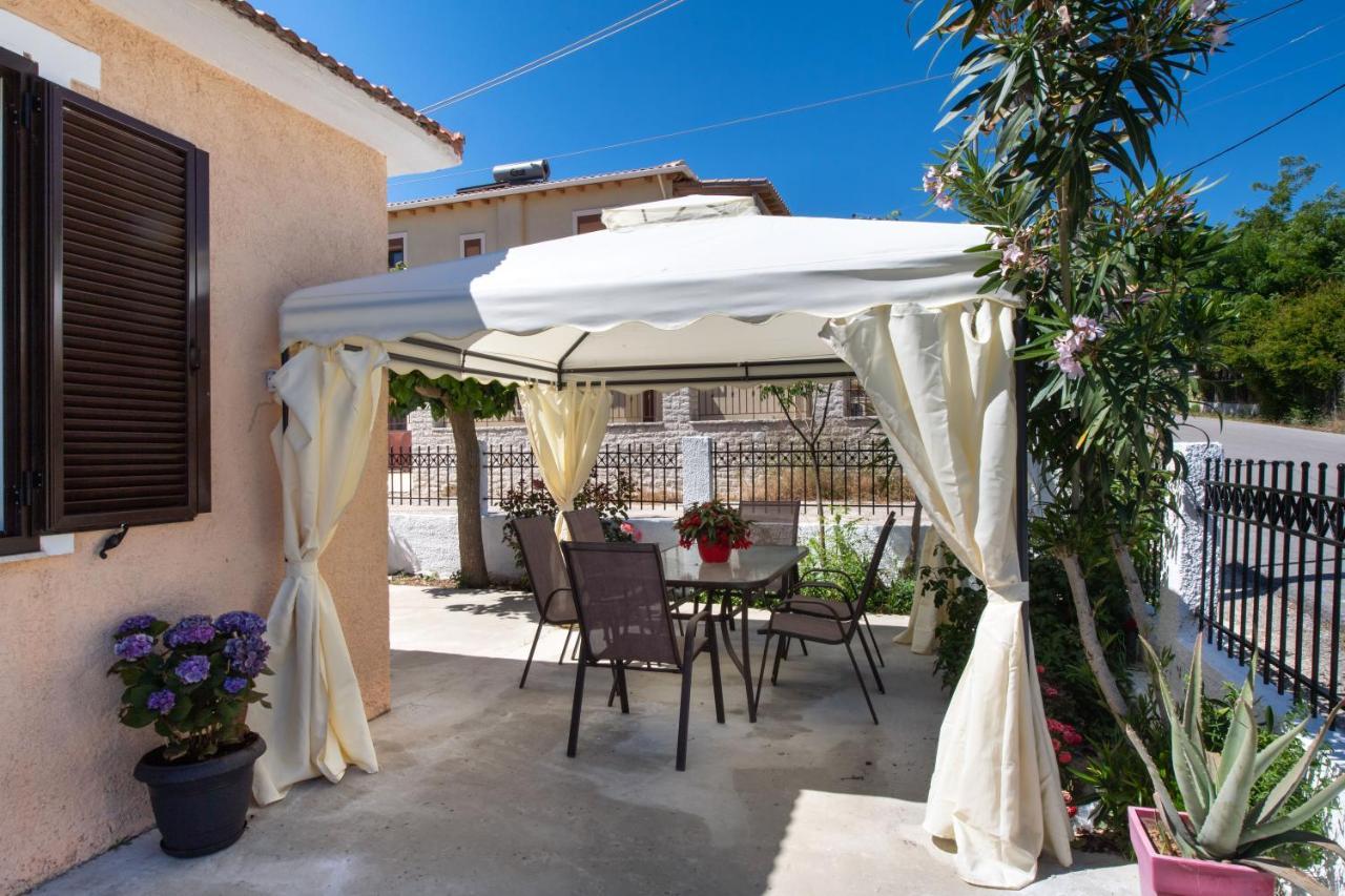 فيلا Irinis House Komílion المظهر الخارجي الصورة